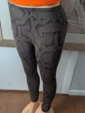 Varley Brown Snake Skin Leggings Tonal Python Pattern Size S